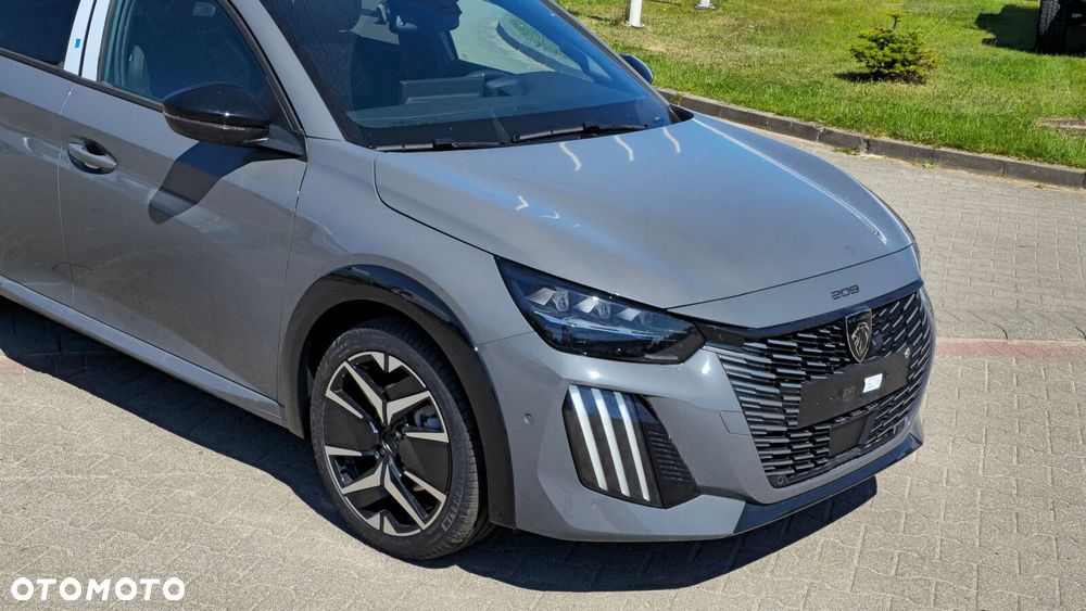 Peugeot 208 - 10