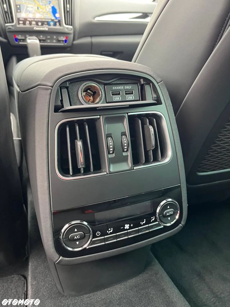 Maserati Levante S Granlusso - 24