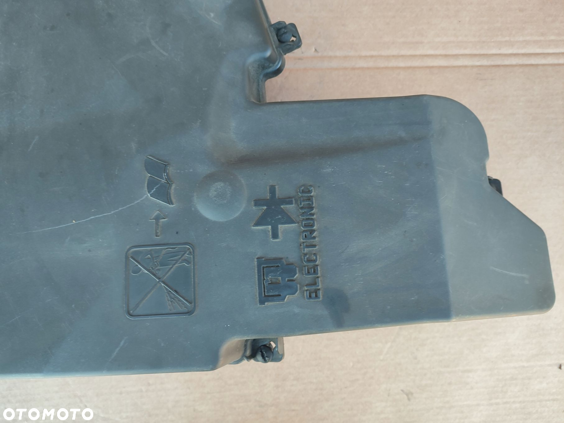 Osłona pokrywa skrzynki bezpieczników CITROEN C5 III X7 9686732180 - 4