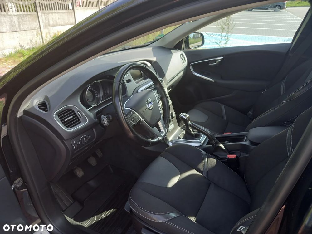 Volvo V40 D2 - 13