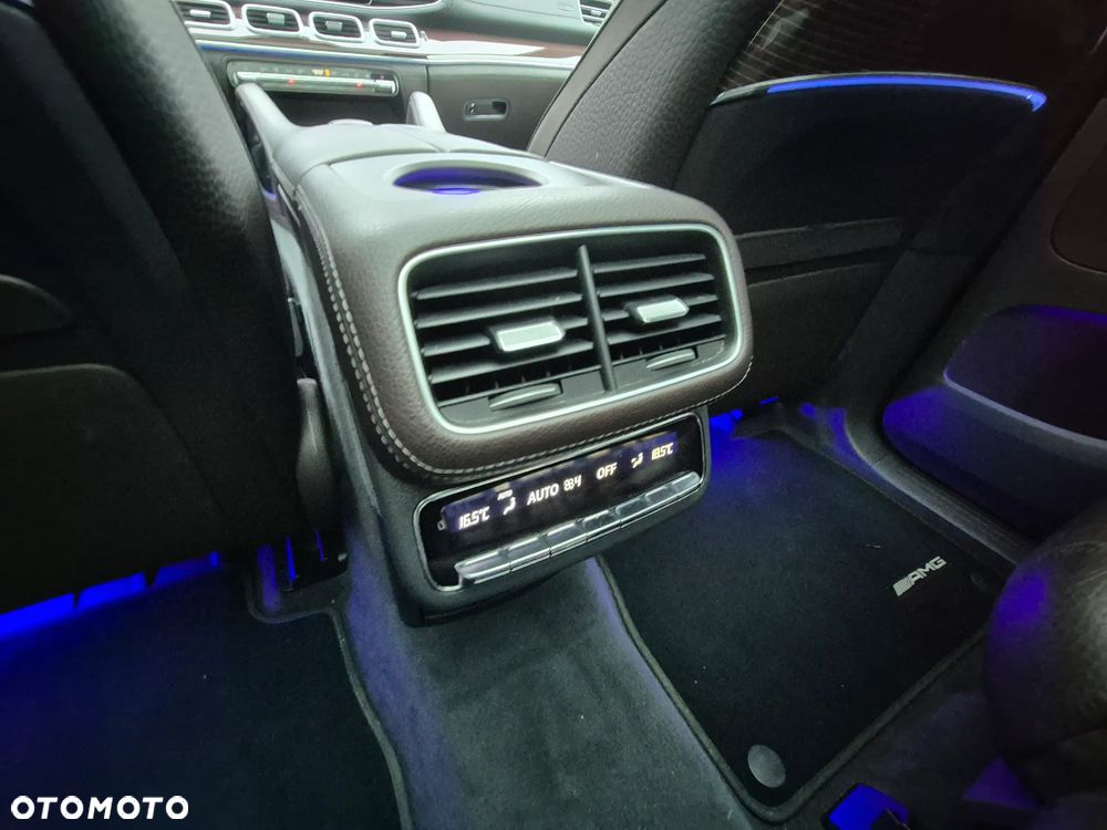 Mercedes-Benz GLS - 33