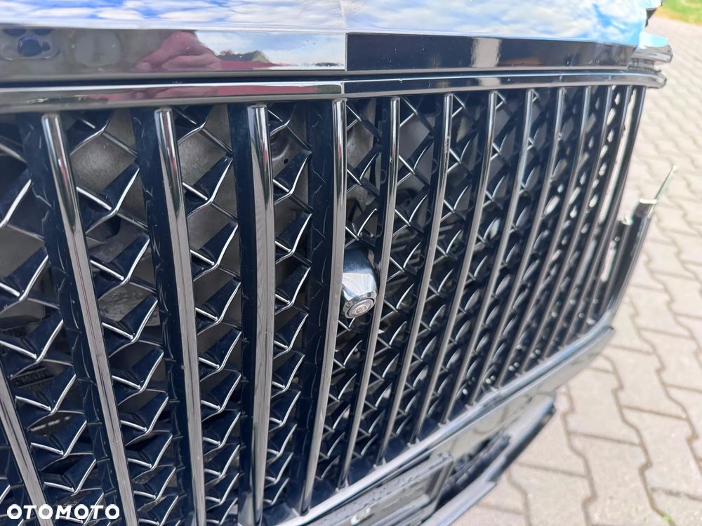 Bentley Flying Spur V8 S - 15