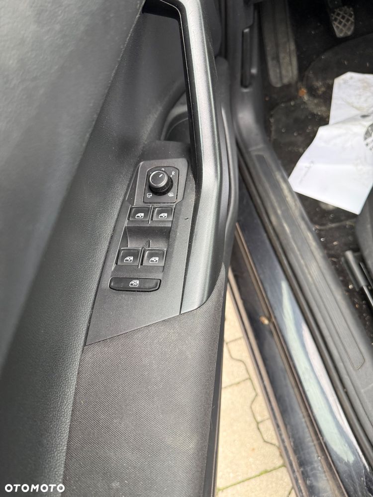 Volkswagen Polo - 12