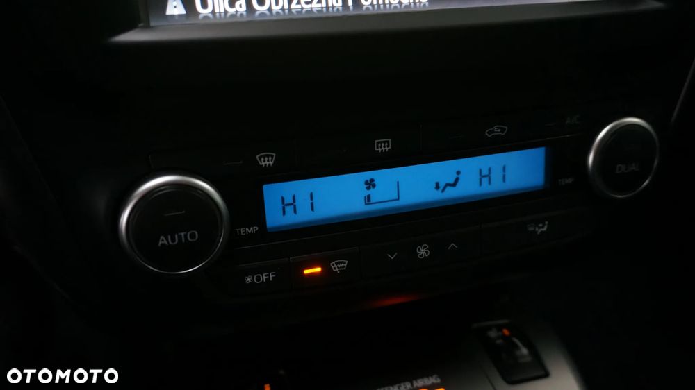 Toyota Avensis 2.0 D-4D Prestige - 23