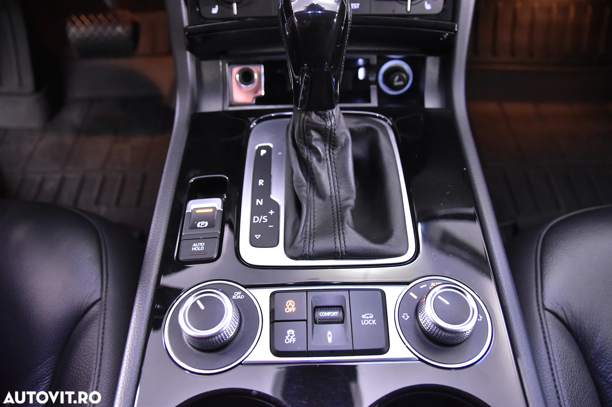 Volkswagen Touareg - 17