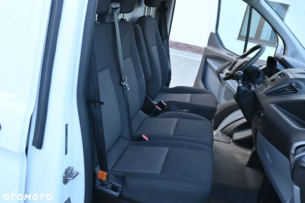 Ford TRANSIT CUSTOM - 23