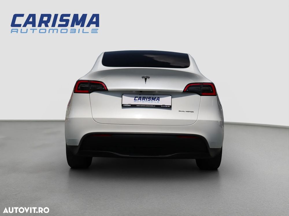 Tesla Model Y Long Range Dual Motor AWD - 4