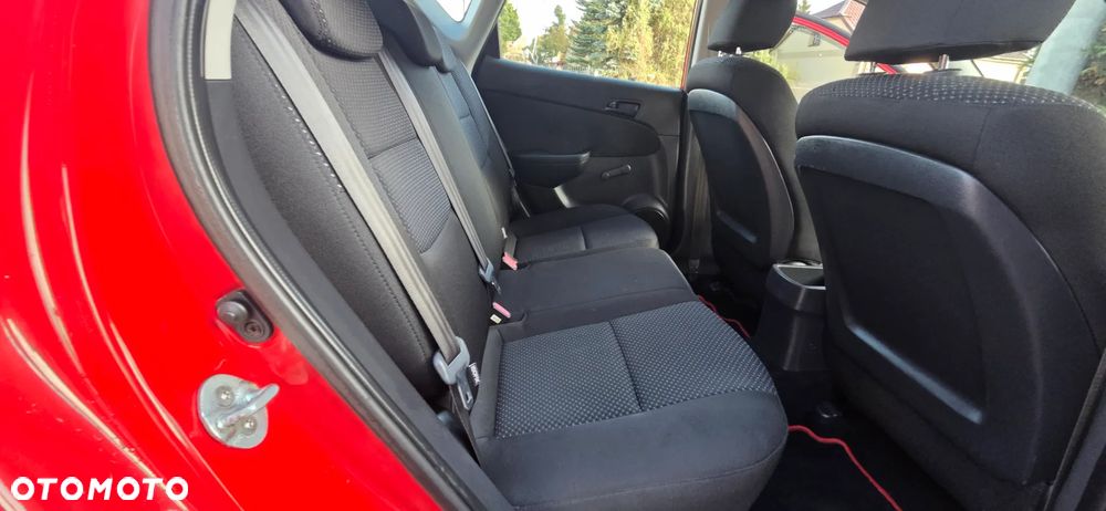 Hyundai i30 1.4 Base + - 29