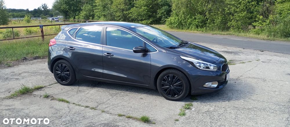 Kia Ceed 1.6 GDI Dream-Team Edition - 3
