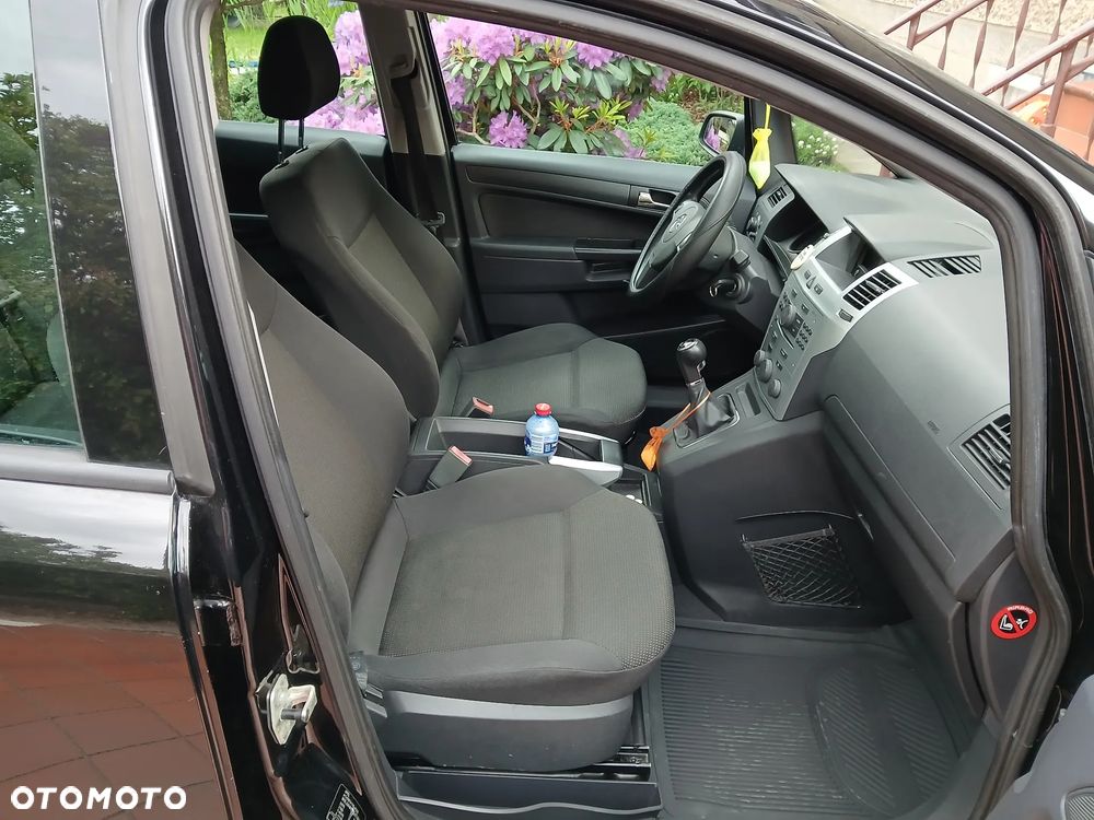 Opel Zafira 1.6 Enjoy - 11