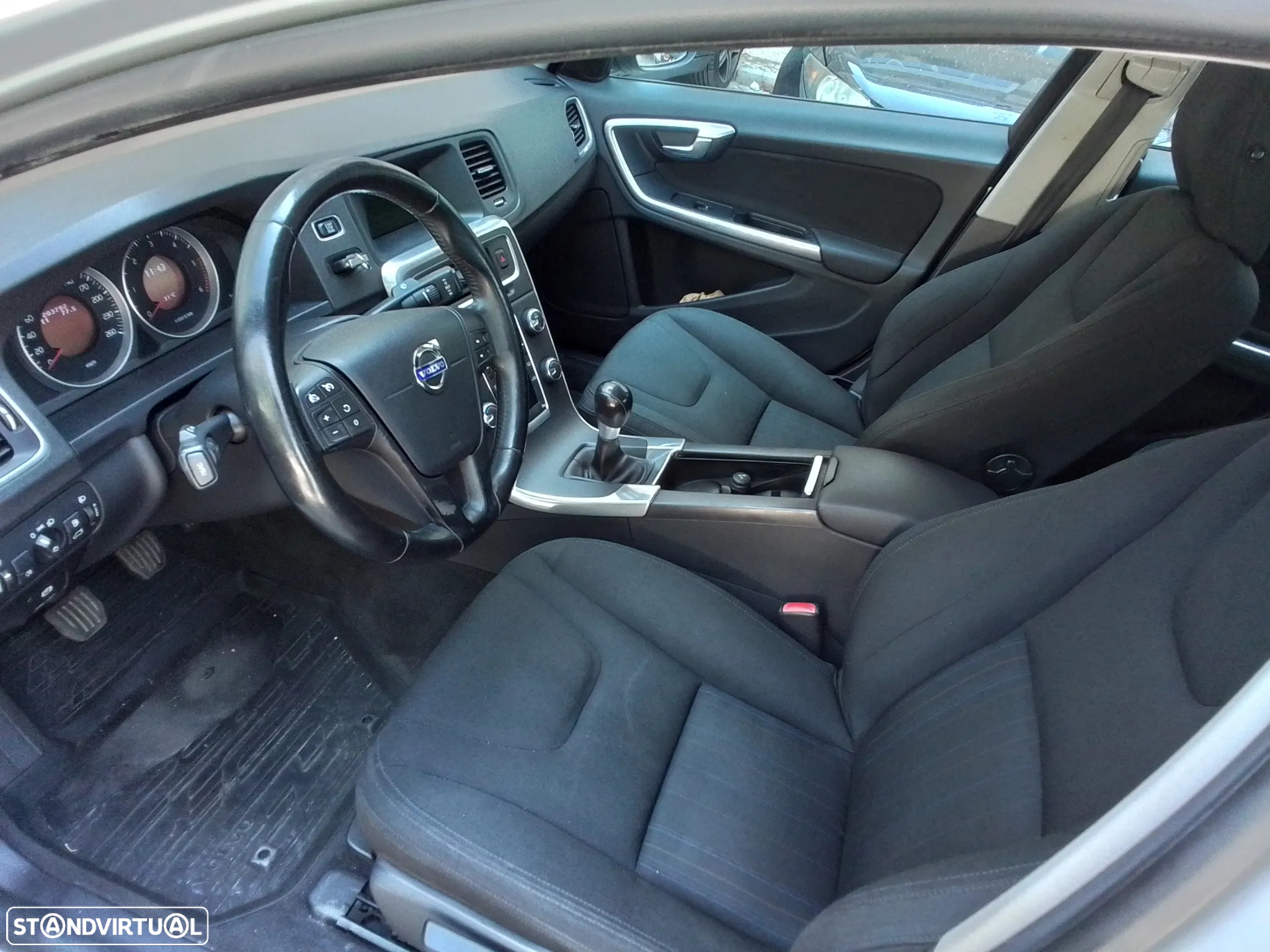 Volvo S60 2.0 D3 Momentum Start/Stop - 11