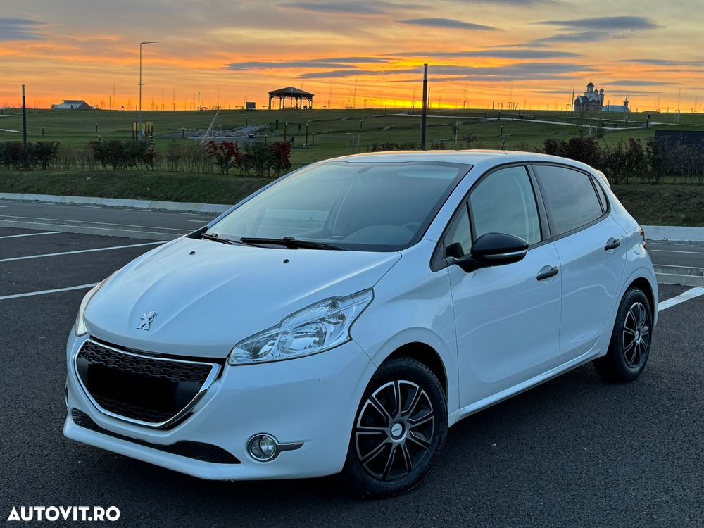 Peugeot 208 - 1