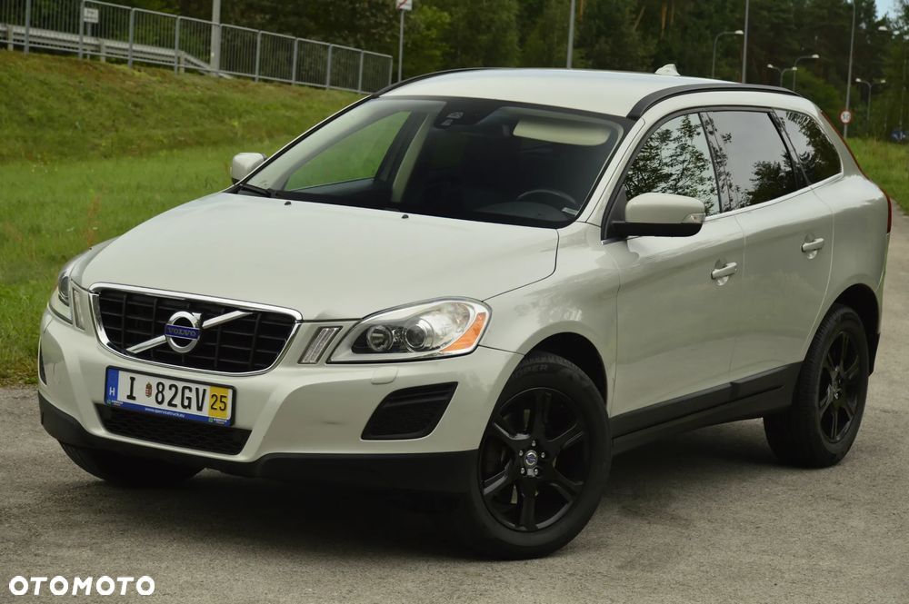 Volvo XC 60 D4 AWD Geartronic Momentum - 3