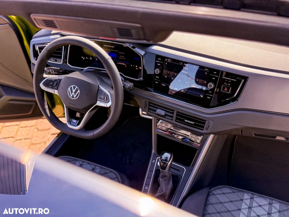 Volkswagen Taigo 1.5 TSI DSG R-Line - 12