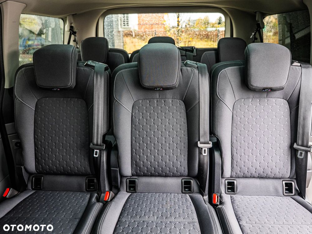 Ford Tourneo Custom - 36