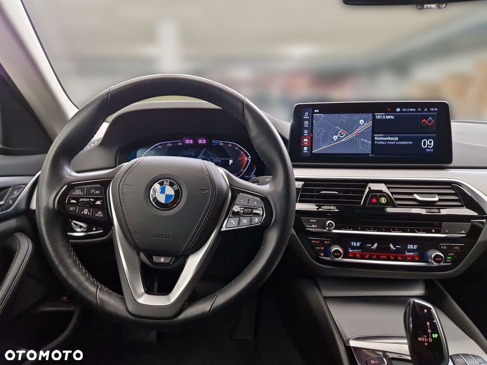 BMW Seria 5 520d MHEV - 17