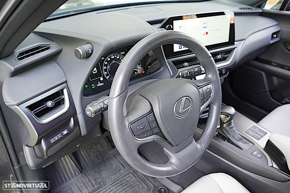 Lexus UX 250h F Sport - 27