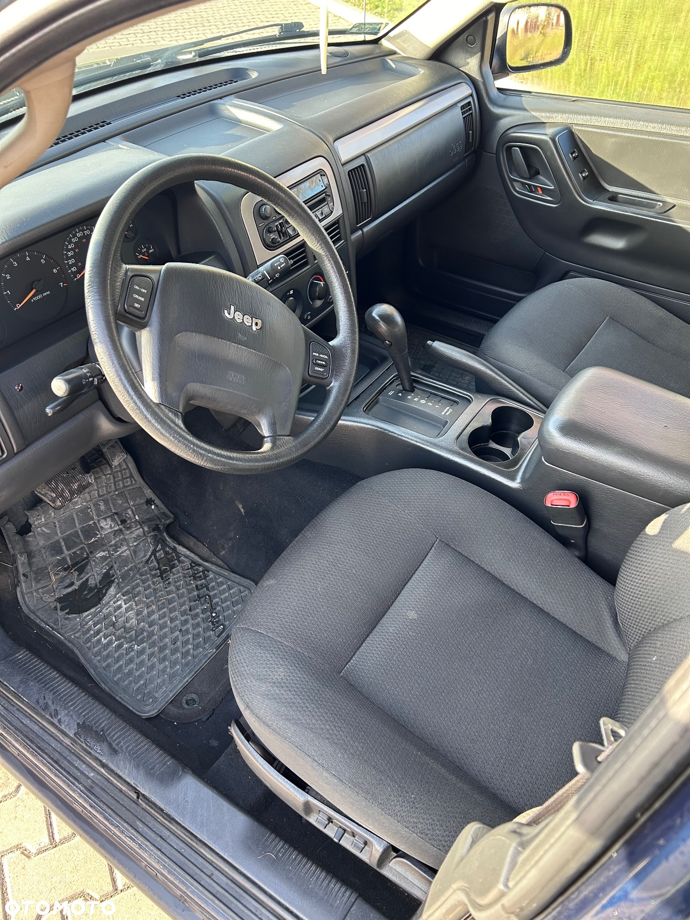 Jeep Grand Cherokee - 10
