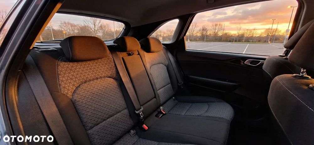 Kia Ceed 1.6 CRDi (48V Mild-Hybrid) DCT7 Platinum - 16