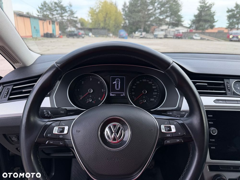 Volkswagen Passat Variant 2.0 TDI SCR DSG Highline - 13