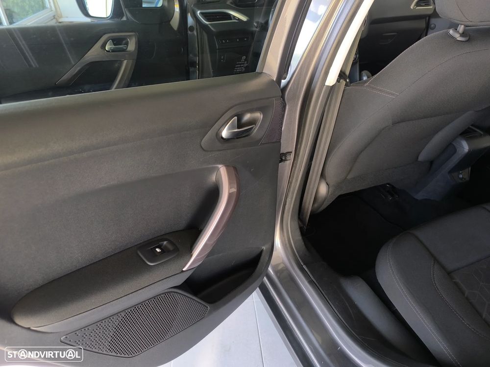 Peugeot 2008 1.2 PureTech Access - 16