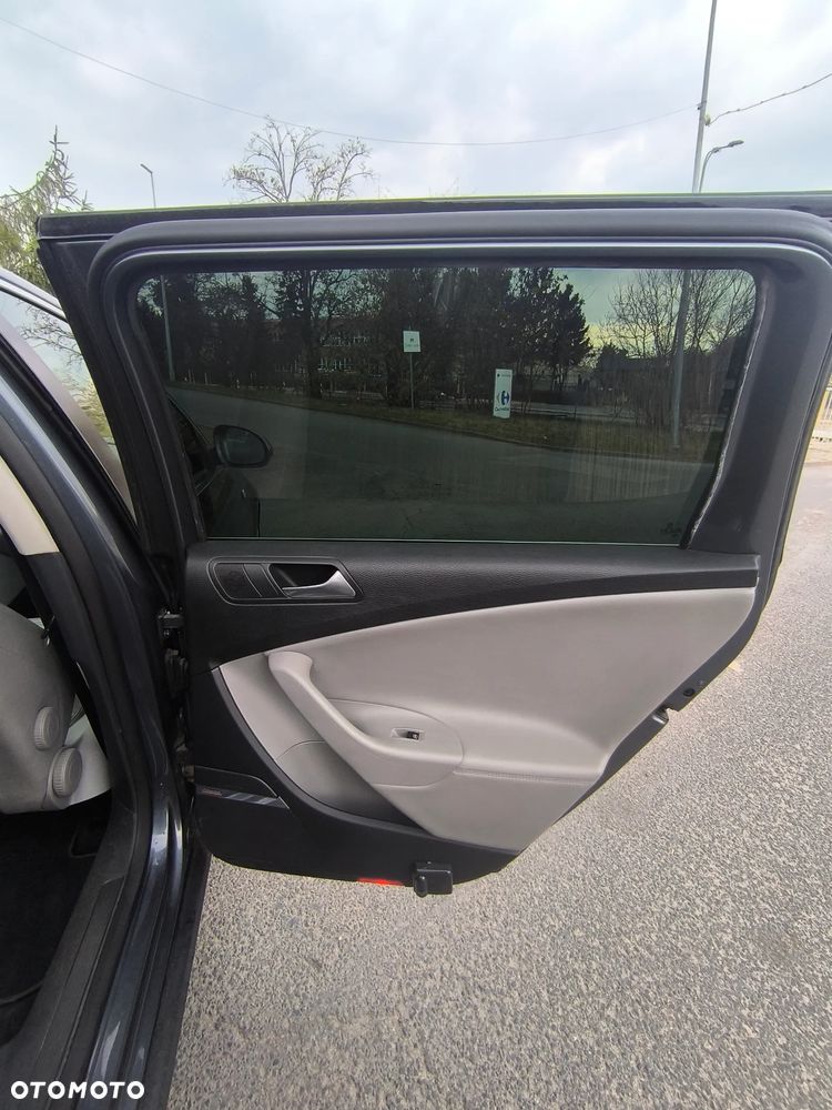 Volkswagen Passat Variant 3.2 V6 FSI 4Motion DSG Highline - 11