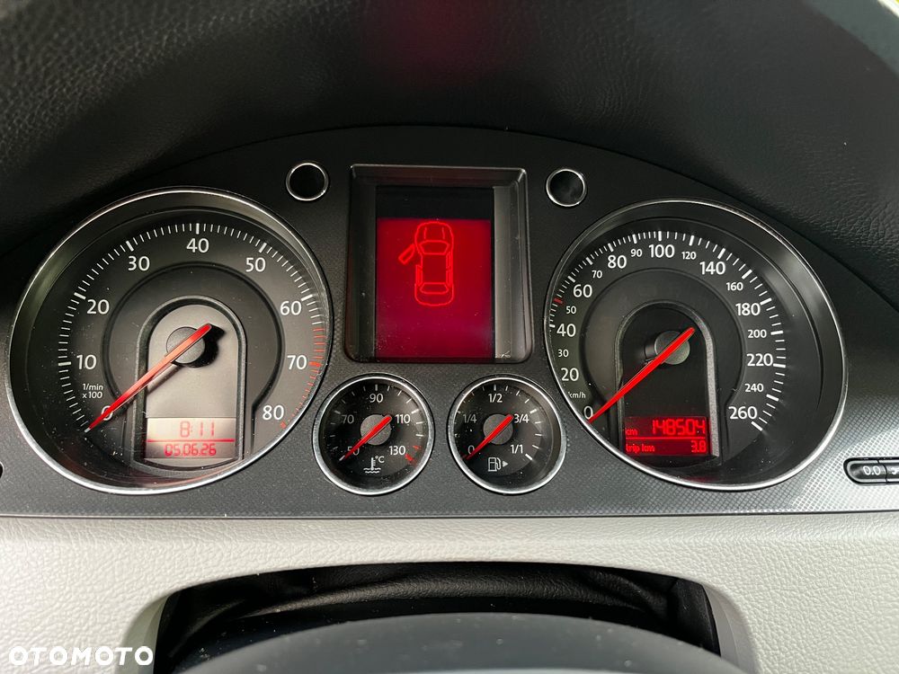 Volkswagen Passat 1.6 Exclusive - 15