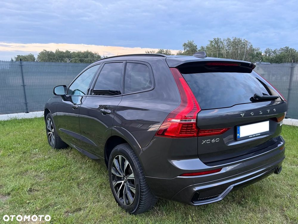 Volvo XC 60 B4 B Plus Dark - 3