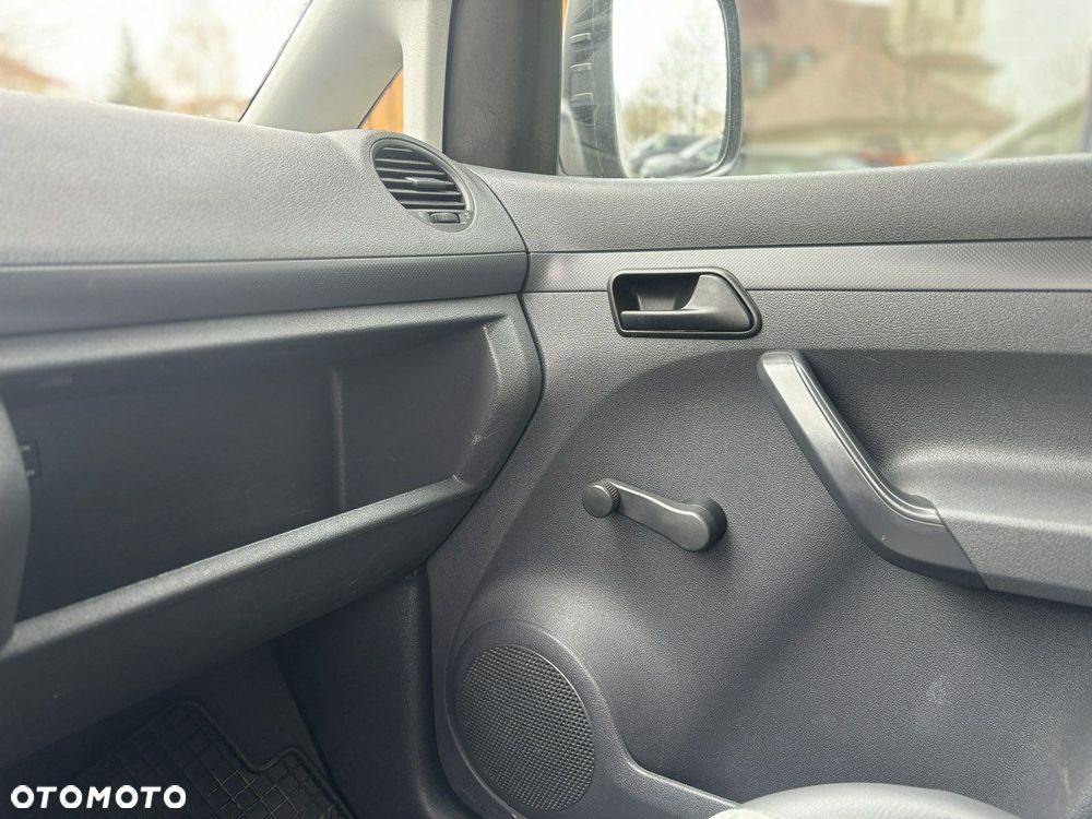 Volkswagen Caddy - 10