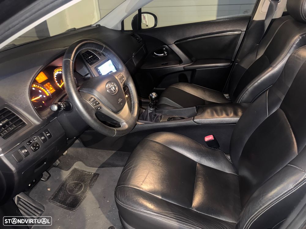 Toyota Avensis - 4