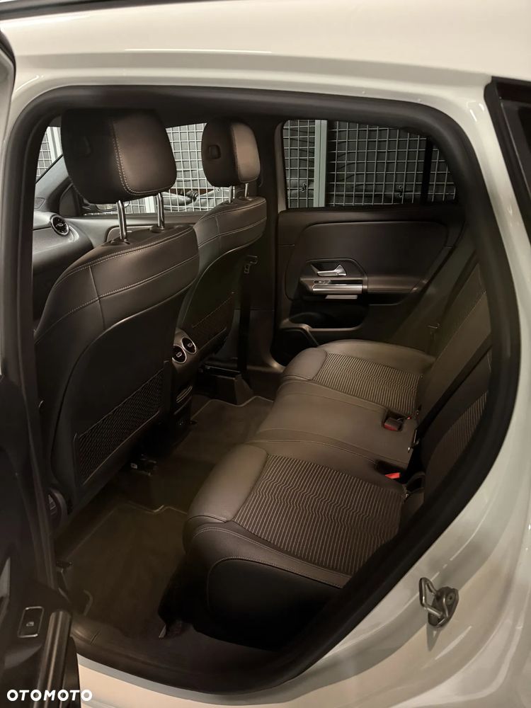 Mercedes-Benz GLA 200 - 9