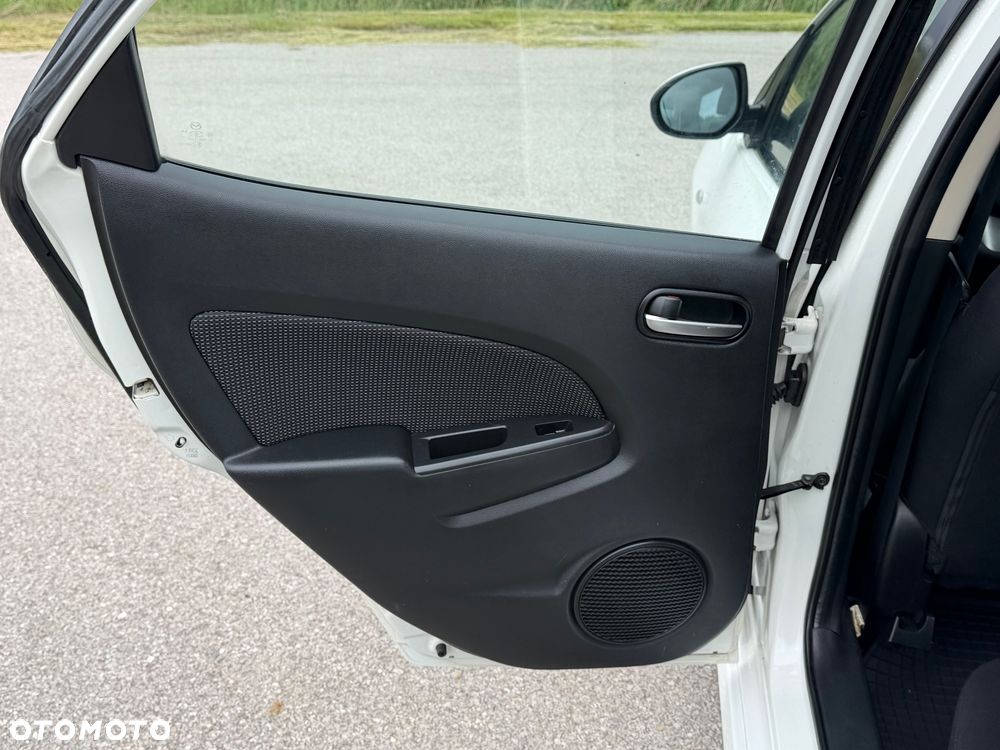 Mazda 2 - 30