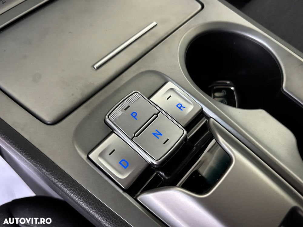 Hyundai KONA Select - 11