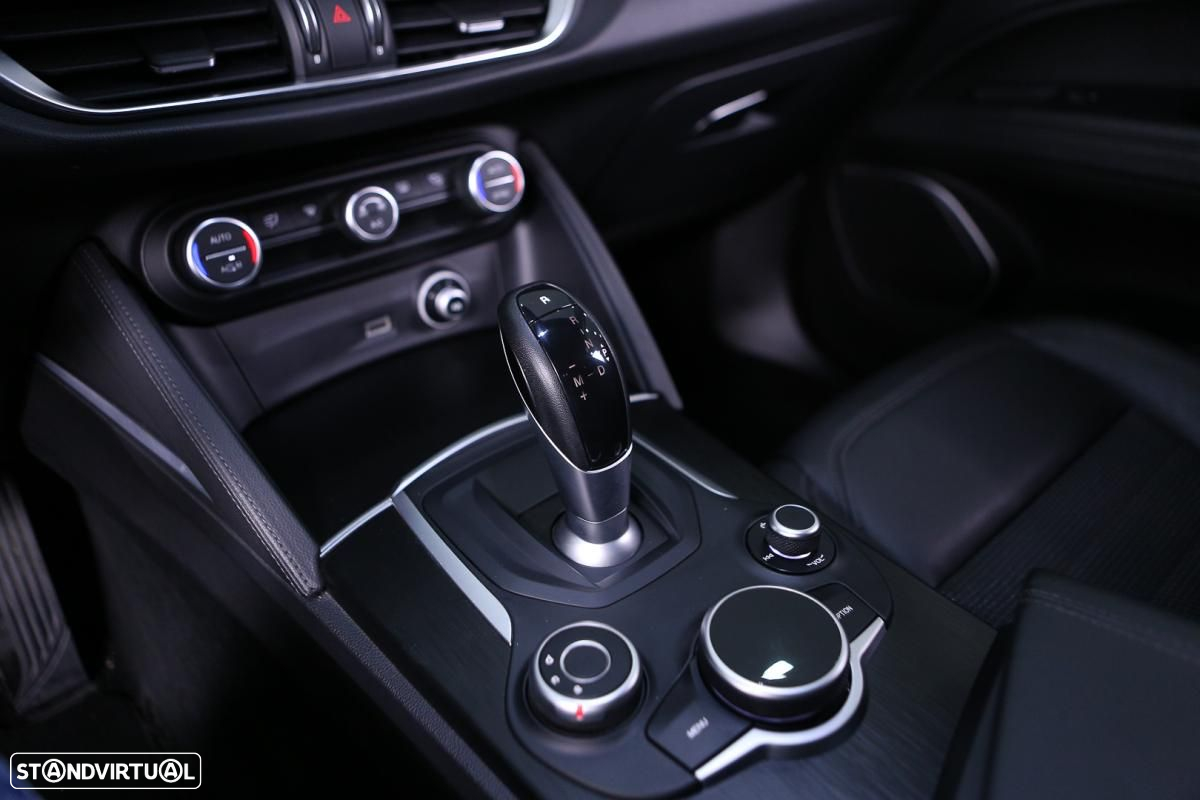 Alfa Romeo Stelvio 2.2 D Super AT8 - 26