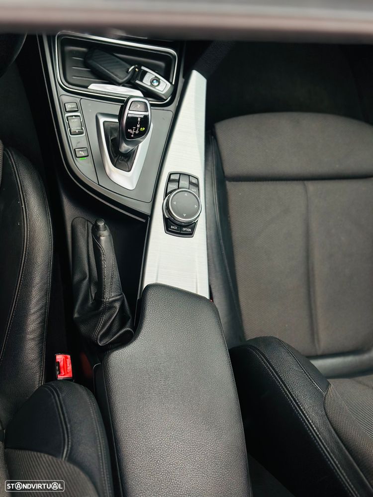 BMW 320 d Touring Auto Line Luxury - 20