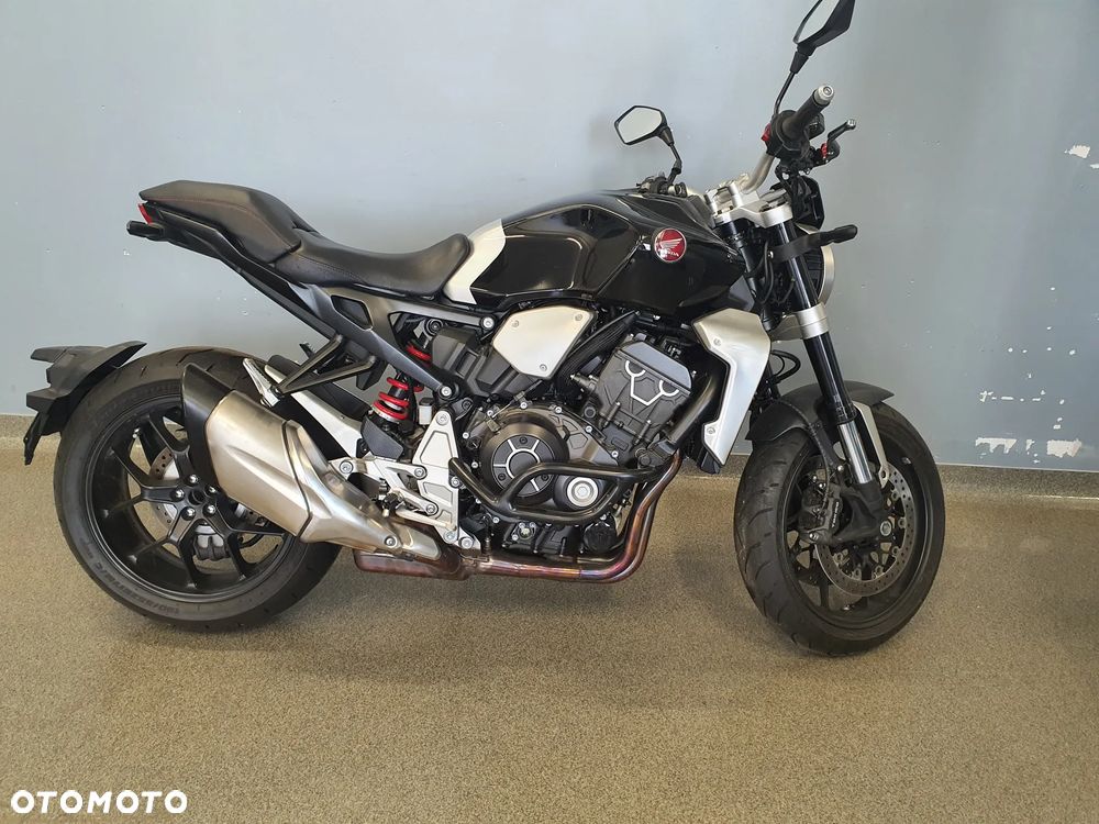 Honda CB - 1