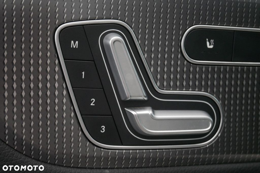Mercedes-Benz GLB - 31