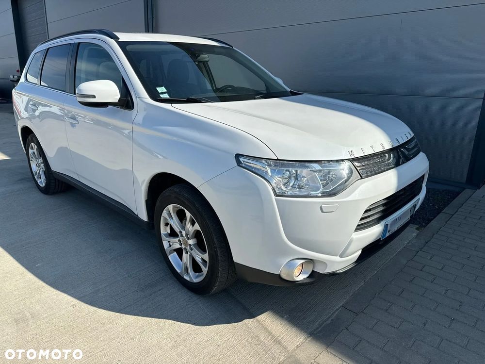 Mitsubishi Outlander - 1