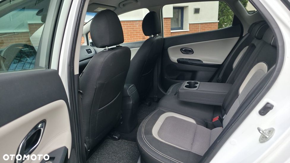 Kia Ceed 1.6 CRDi 136 ISG Spirit - 23