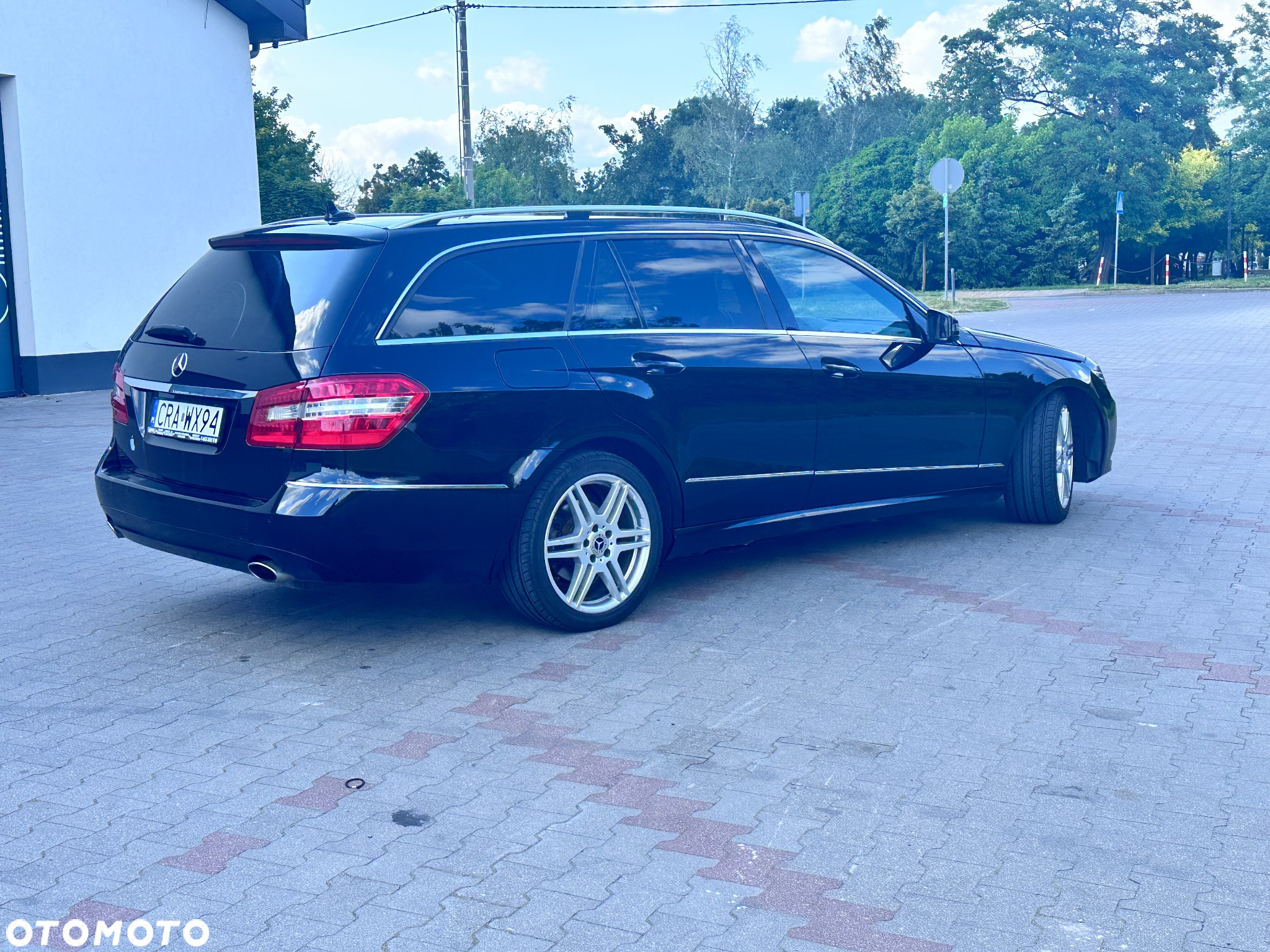 Mercedes-Benz Klasa E 300 CDI BlueEff Avantgarde - 4