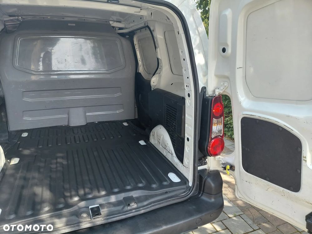 Peugeot Partner 1,6 HDI - 3 osoby - 14