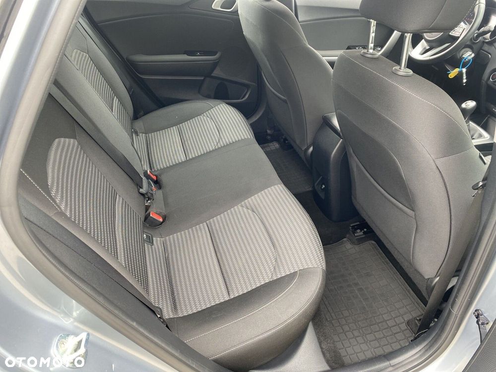 Kia Ceed - 14