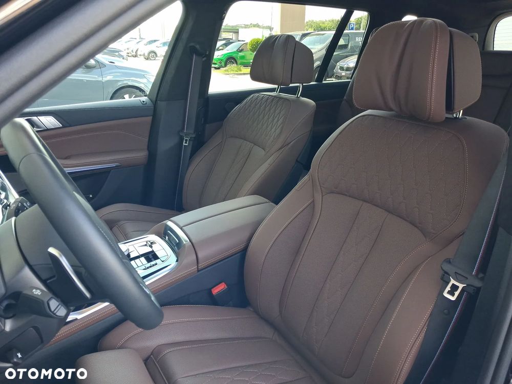 BMW X7 xDrive40d mHEV Individual Edition sport - 13