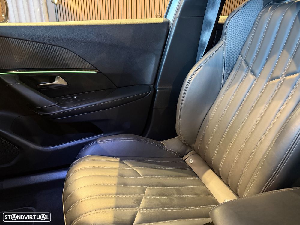 Peugeot e-2008 GT Pack - 24