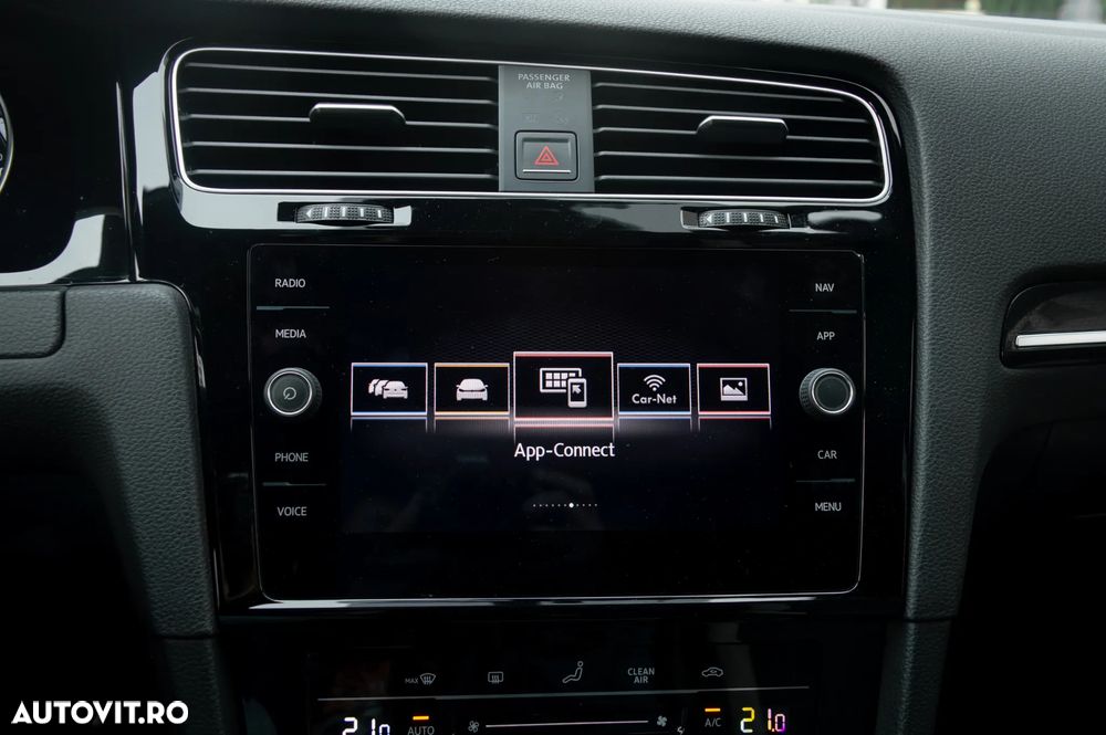 Volkswagen Golf - 15