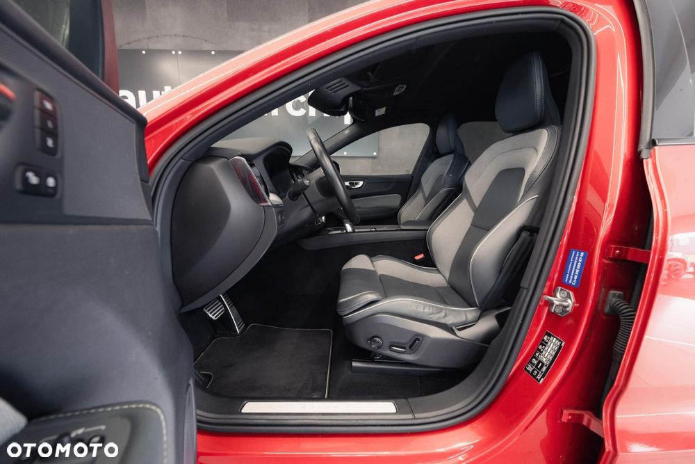Volvo XC 60 B5 B AWD R-Design - 13