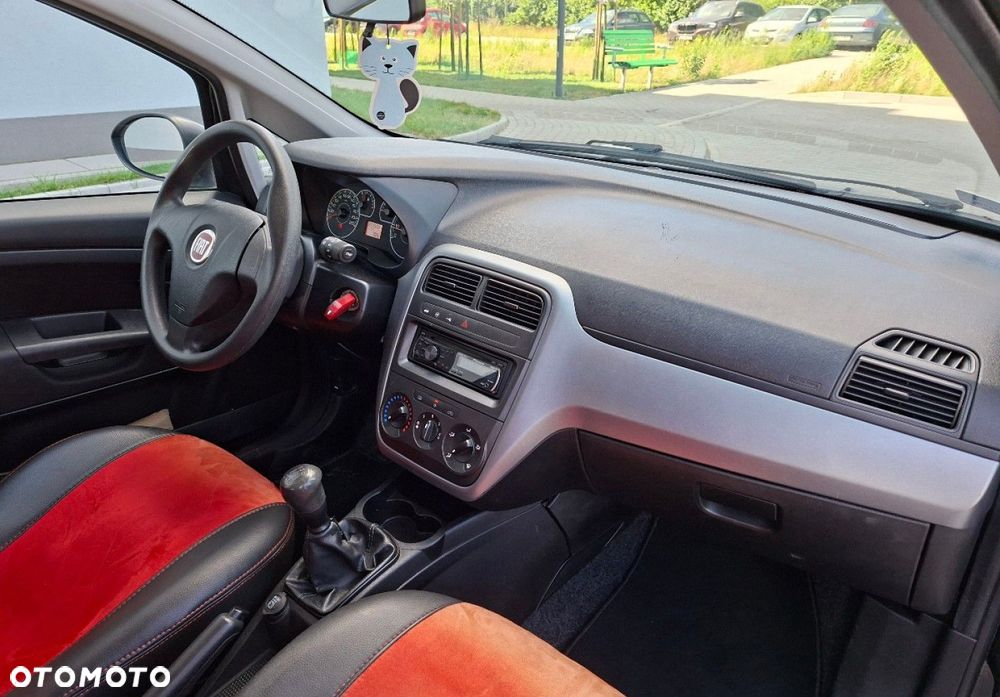 Fiat Grande Punto - 10