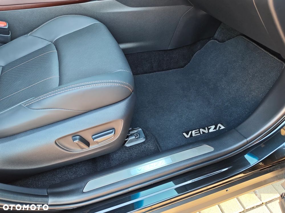 Toyota Venza - 31