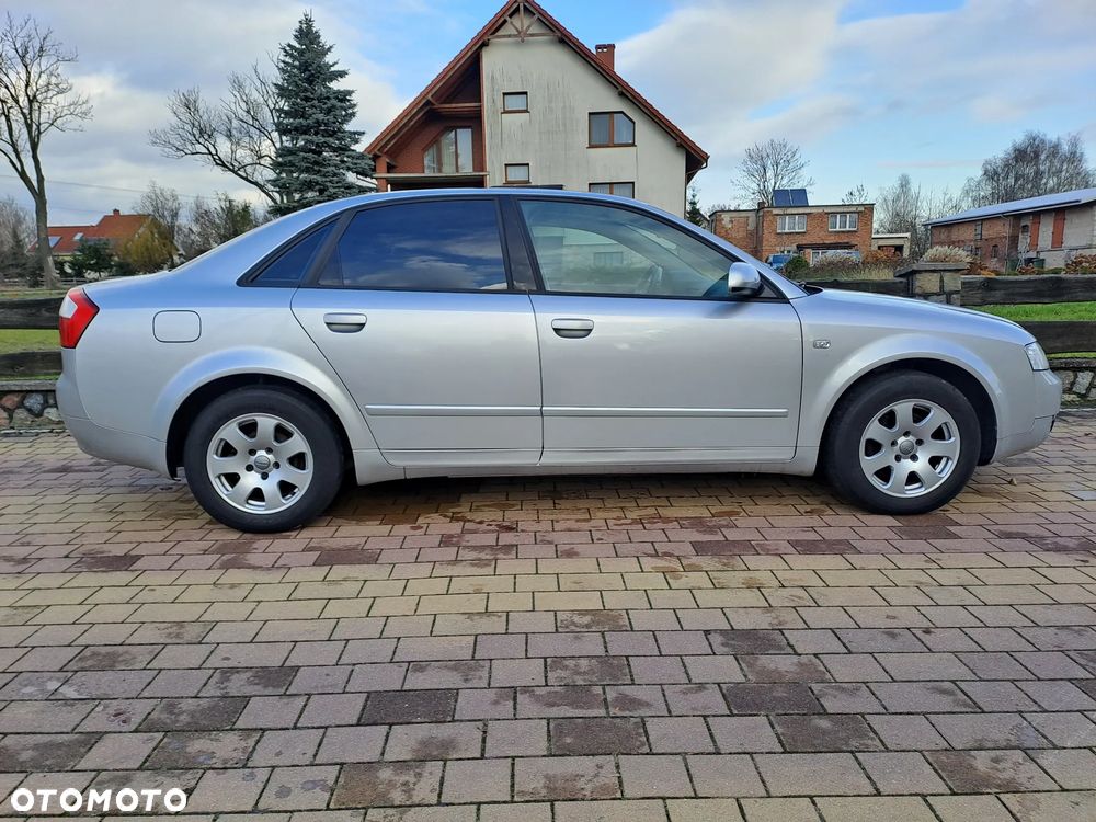 Audi A4 Limousine - 8