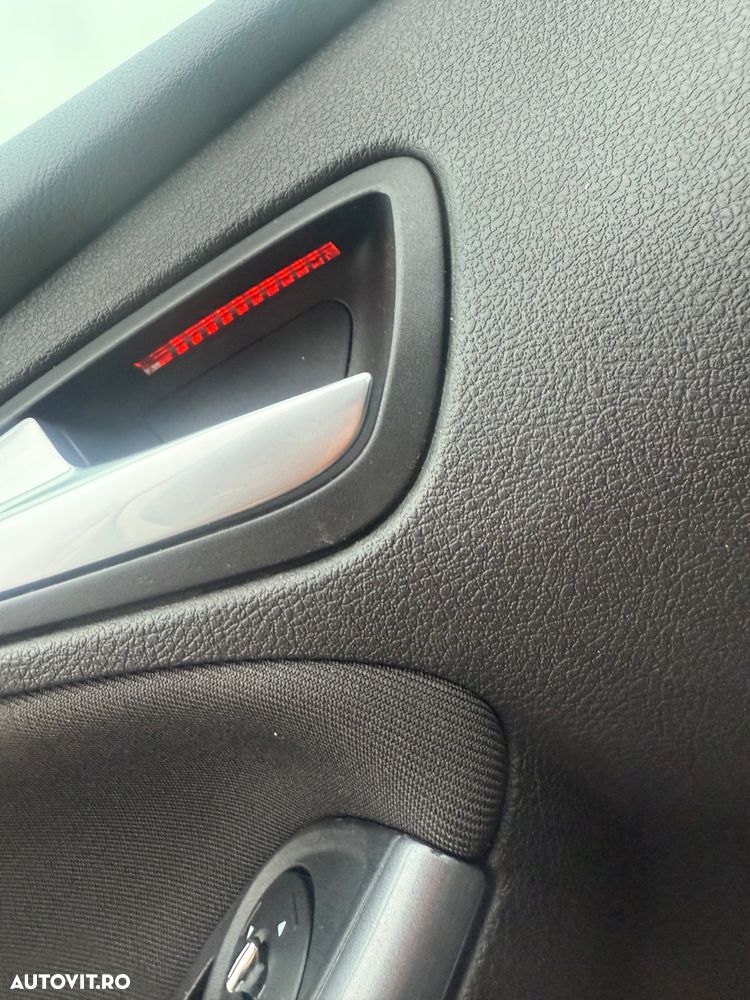 Ford Focus 2.0 TDCI DPF Powershift Titanium - 13